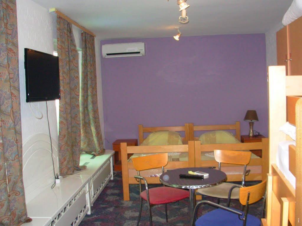 Hostel 021 Novi Sad Exteriér fotografie