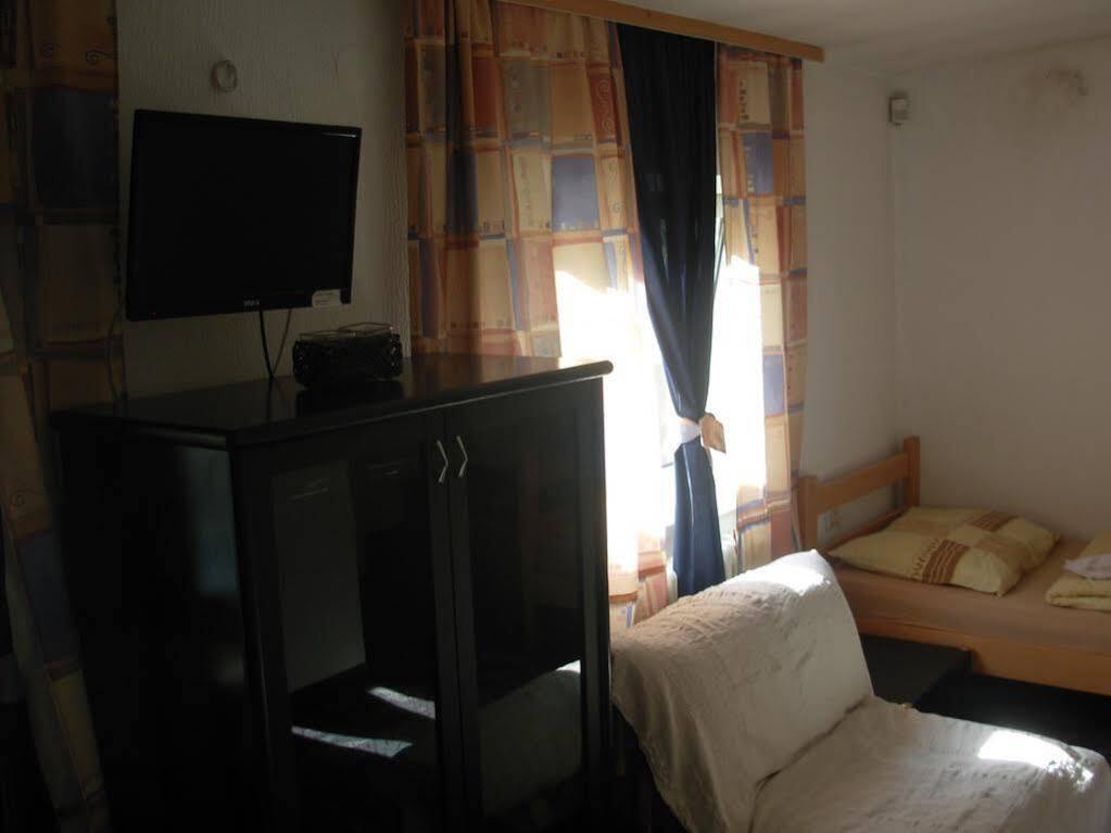 Hostel 021 Novi Sad Exteriér fotografie